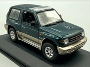 Modellautos 1:43 Minichamps Mitsubishi Pajero mit OVP