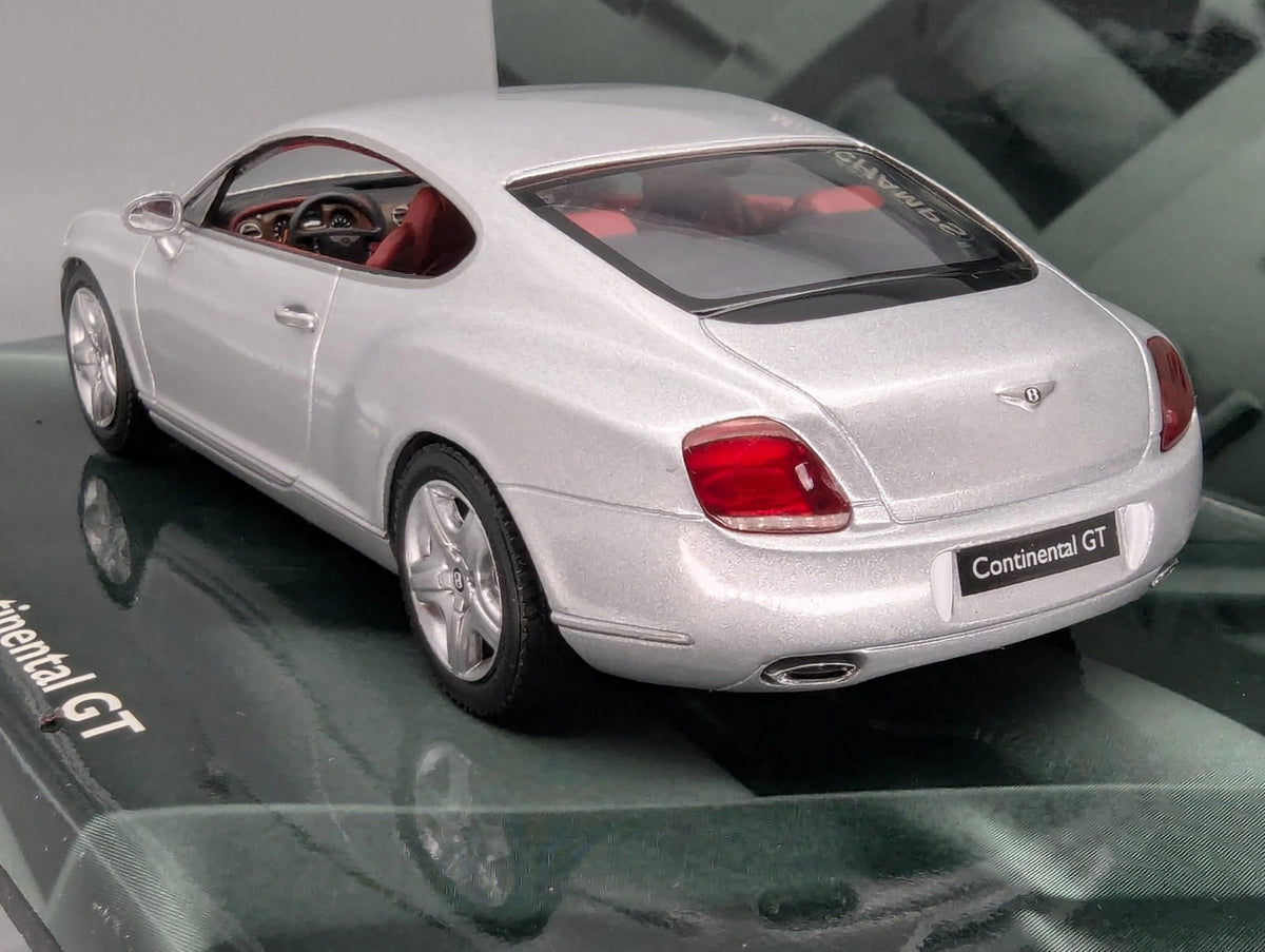 Modellautos 1:43 Minichamps Bentley Continental GT Silber mit OVP