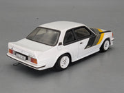 Modellautos 1:43 Vitesse Opel Ascona 400 mit Vitrine