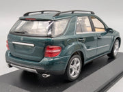 Modellautos 1:43 Minichamps Mercedes Benz M Klasse ML 500 W164 2005 Grün mit OVP