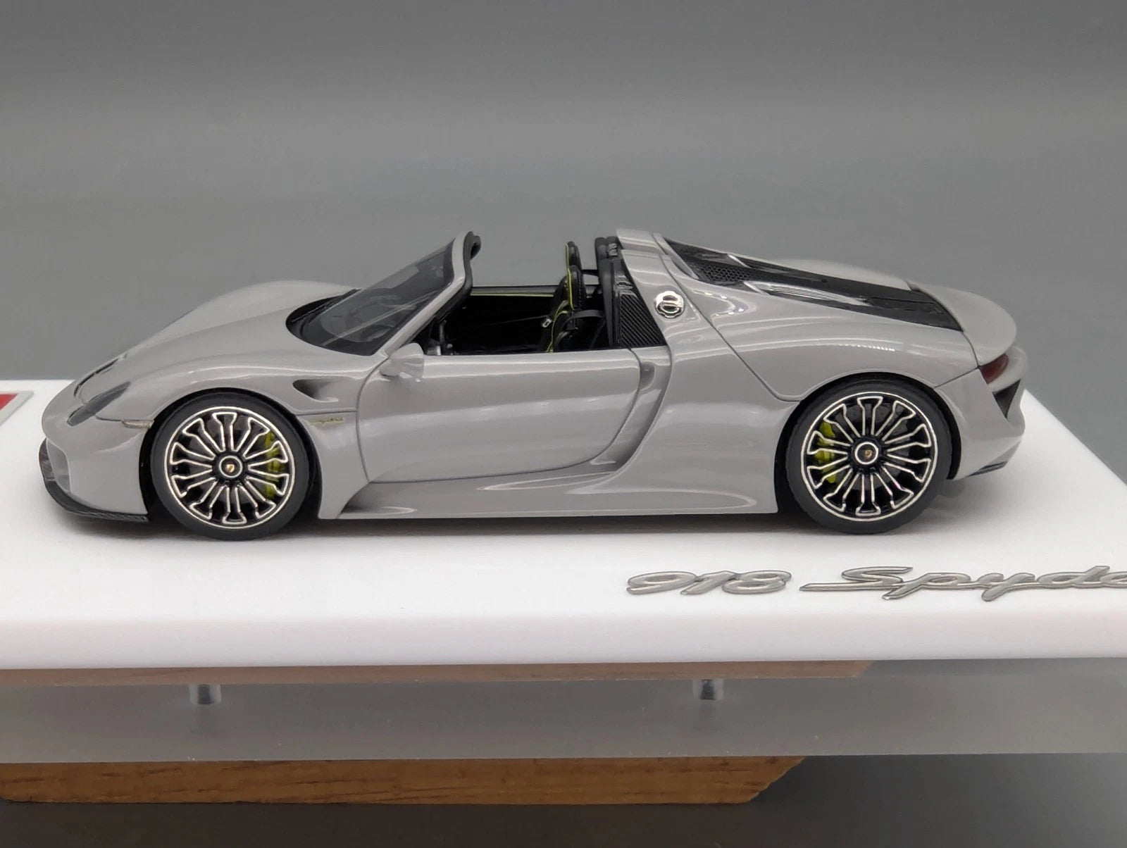 Eidolon Make Up 1:43 Porsche 918 Spyder 2011 Fashion Grey Ltd 12/60 mit OVP
