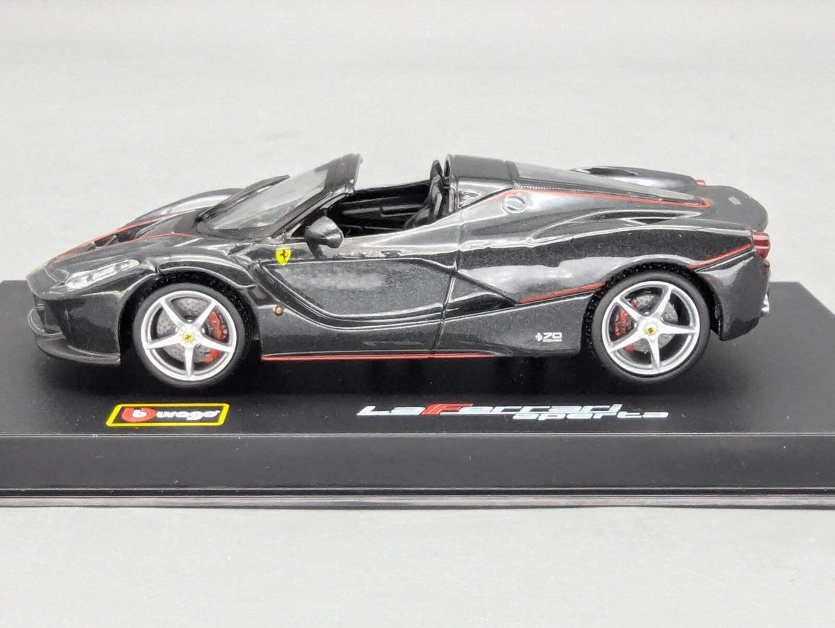 Modellautos 1:43 Bburago Ferrari LaFerrari Aperta Schwarz mit OVP