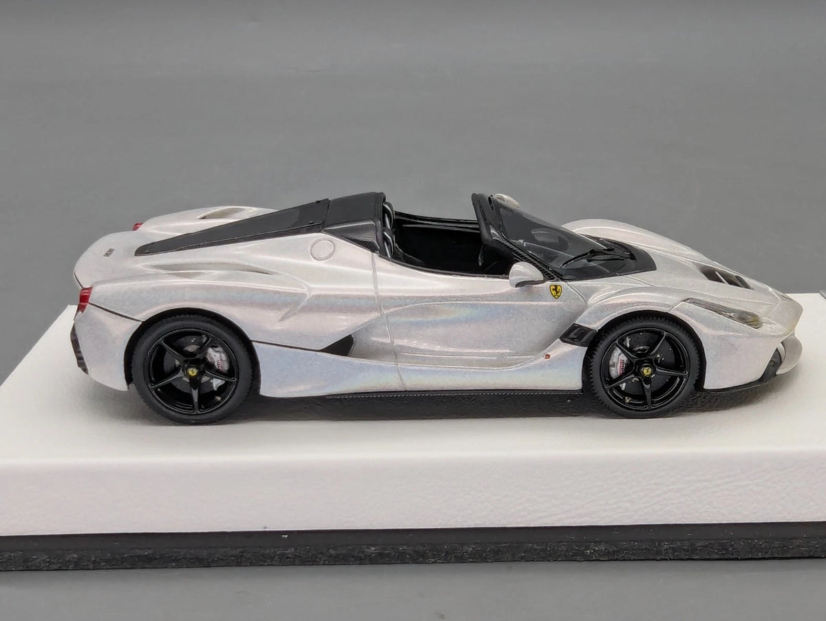 Modellautos 1:43 BBR Ferrari LaFerrari Aperta Weiß Ltd 01/24 mit Vitrine + OVP