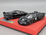 Modellautos 1:43 BBR  Ferrari FXX 2006 2-tlg Set Medium Size Base Vitrine OVP