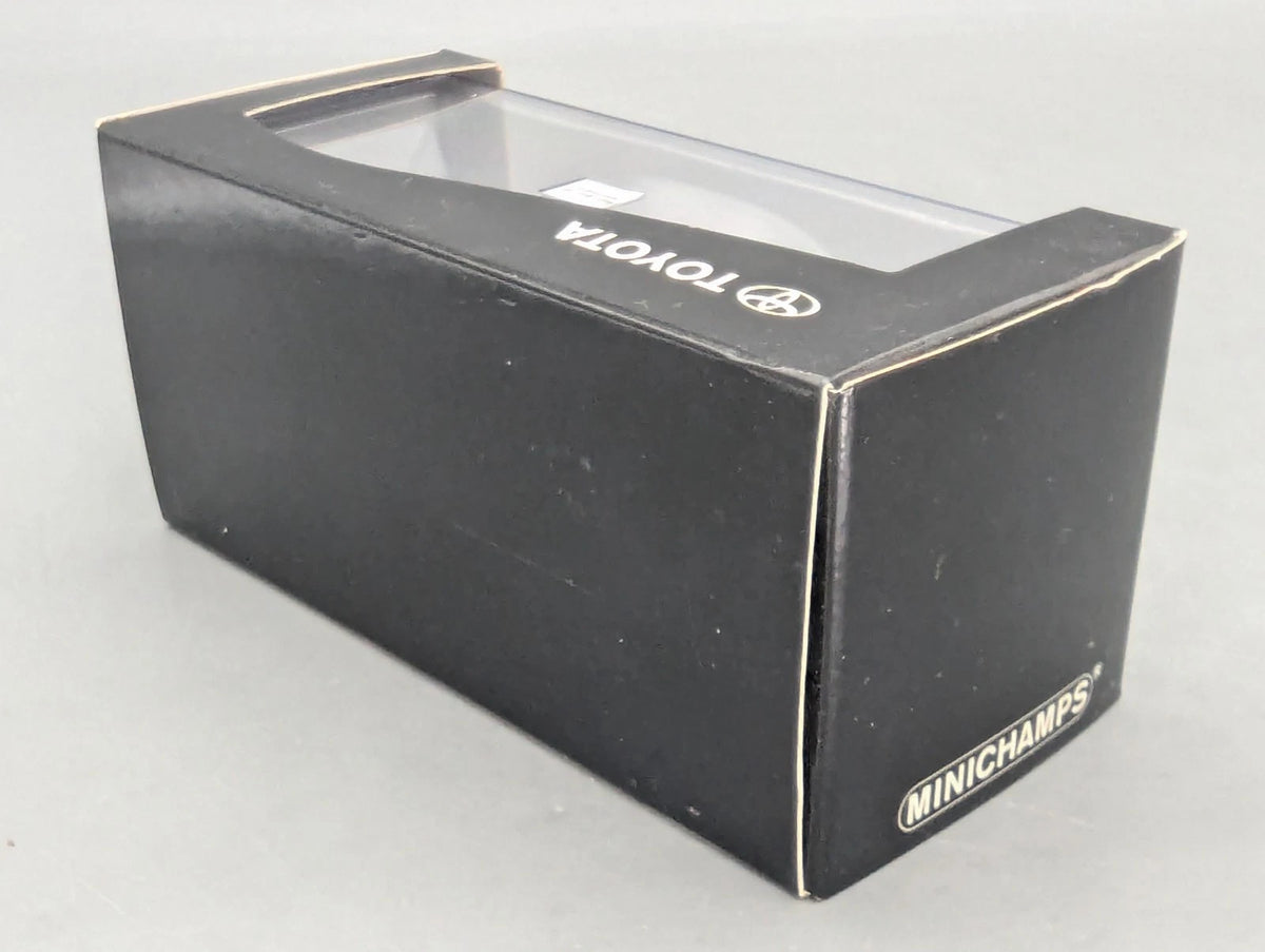 Modellautos 1:43 Minichamps Toyota Hillux Schwarz mit OVP