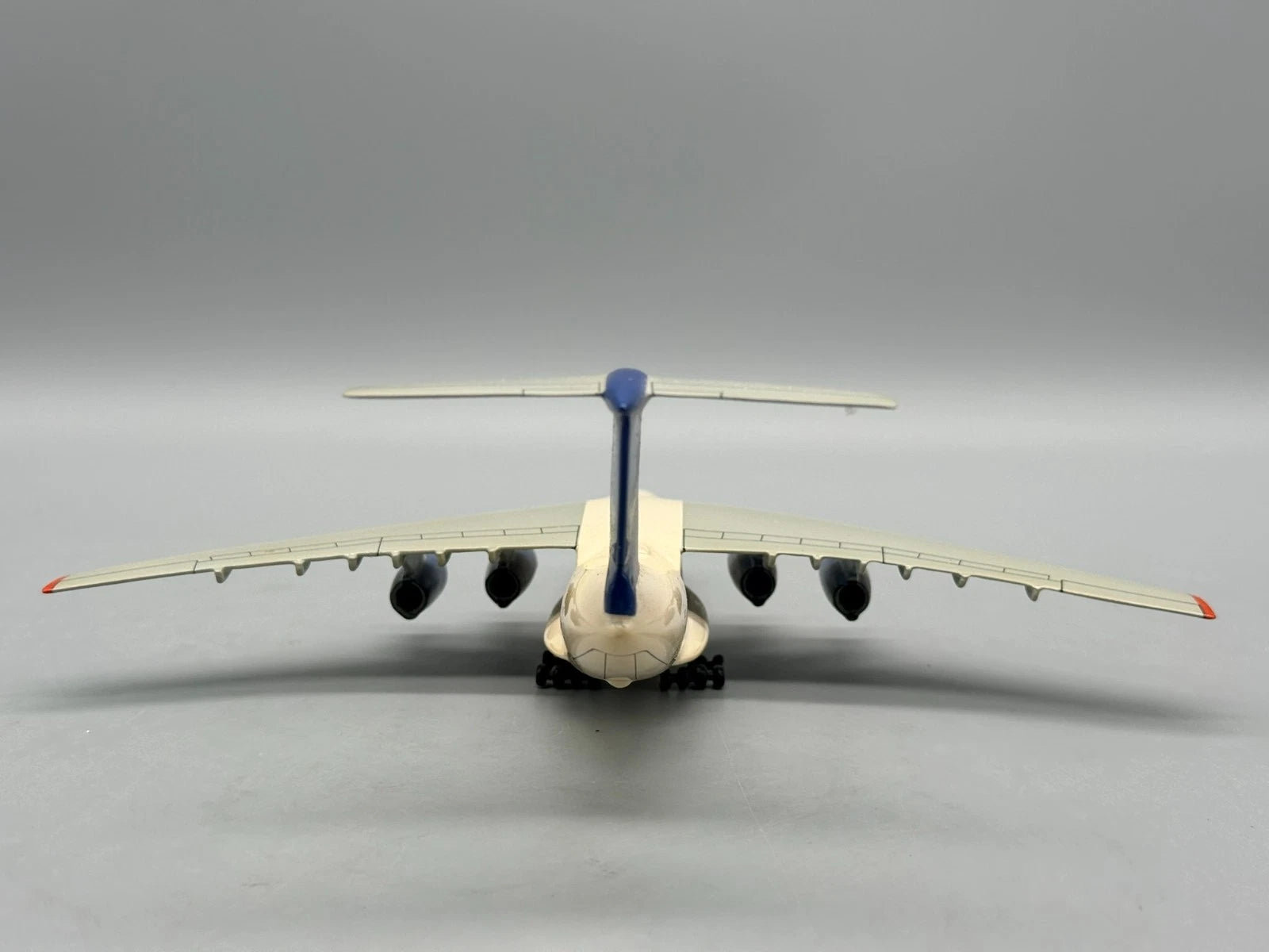 Modellflugzeug 1:400 UNBEKANNT Ilyushin Il-76 Syrian Air