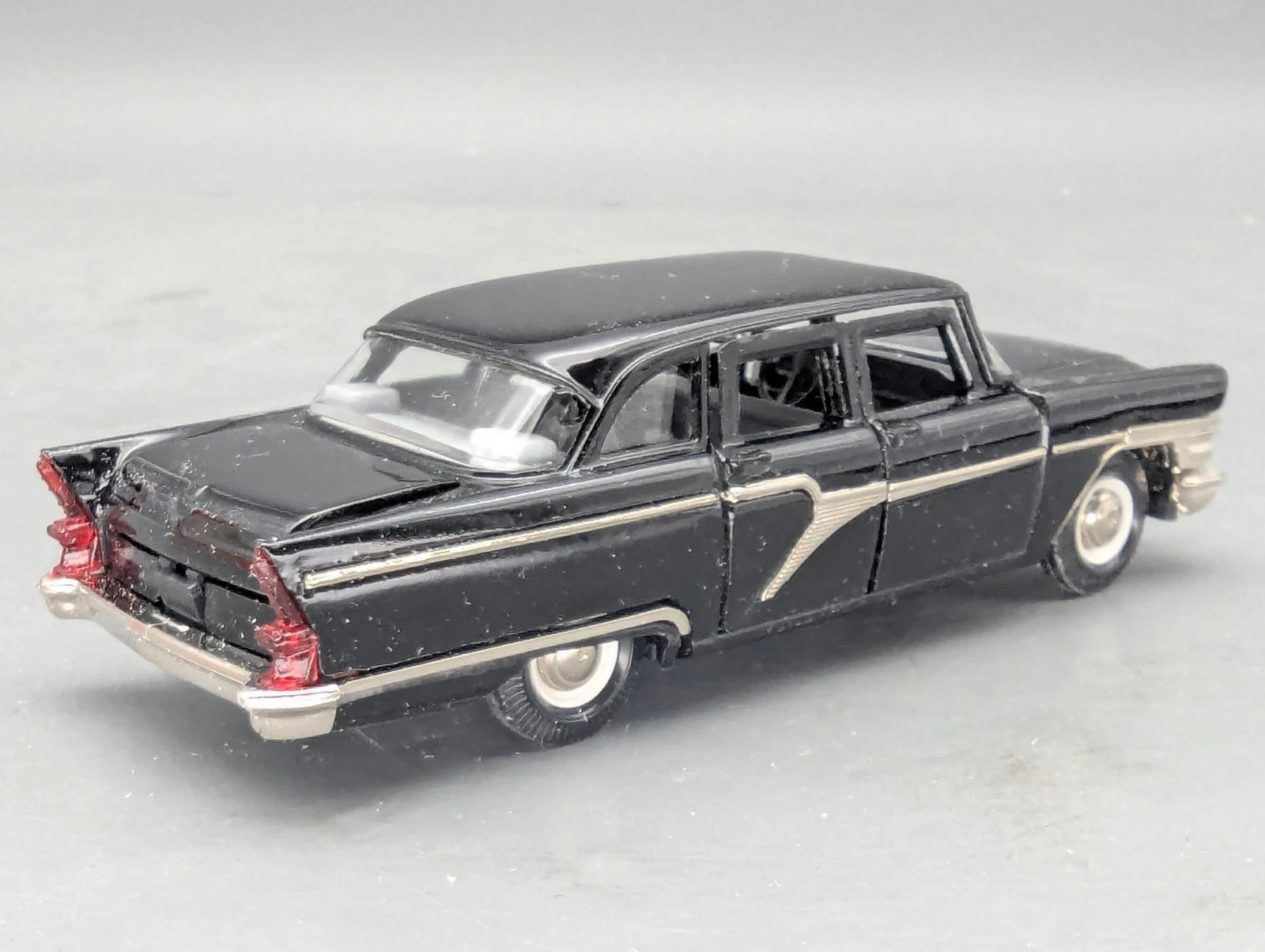 Modellautos 1:43 Agat / Tantal / Radon / Saratov A15 GAZ-13 Chaika Möwe mit OVP