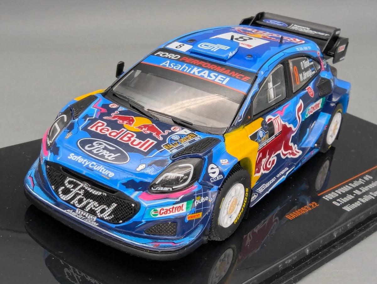 Modellautos 1:43 Ixo Ford Puma Rally1 Winner Rally Sweden 2023 #8 mit Vitrine