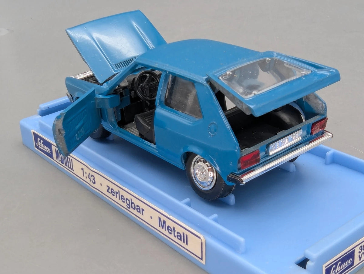 Modellautos 1:43 Schuco 301623 Volkswagen VW Polo in Original Schuco Vitrine