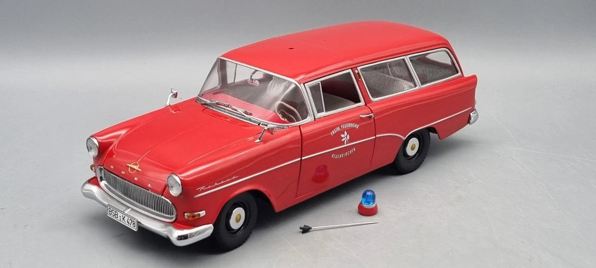 Modellautos 1:18 Minichamps 180 043291 Opel Rekord P1 Caravan Feuerwehr OVP
