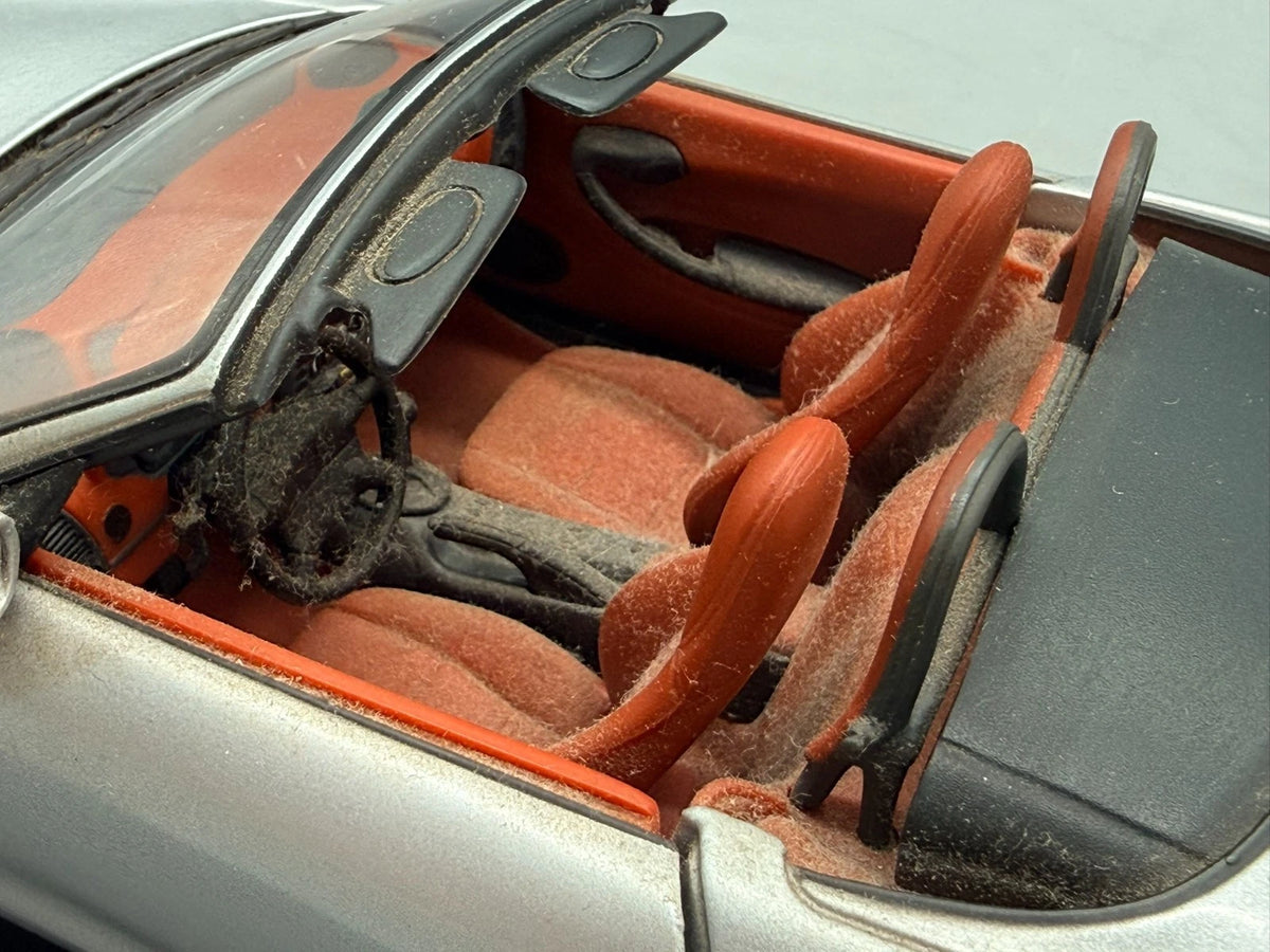 Modellautos 1:18 UT Models Porsche Boxster mit OVP