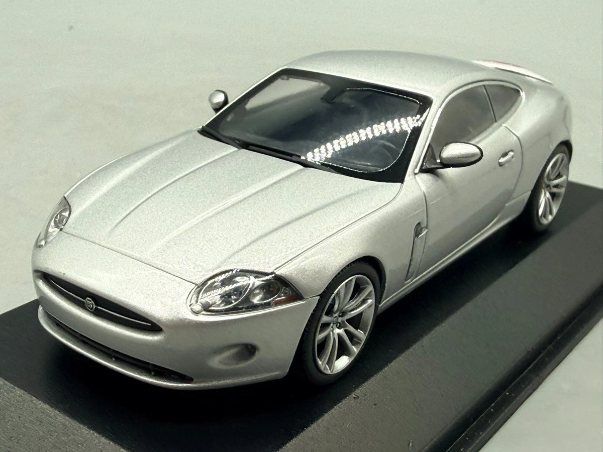 Modellautos 1:43 Minichamps Jaguar XK Coupe mit OVP