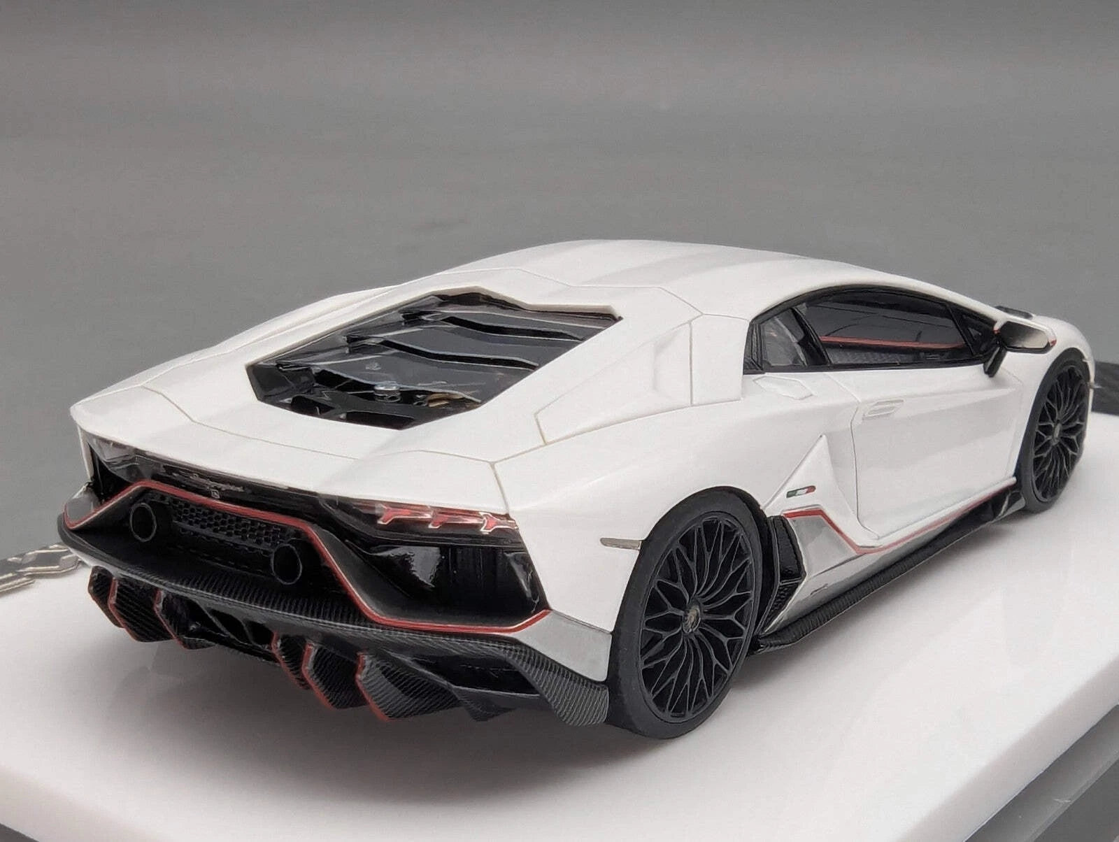 Eidolon Make Up 1:43 Lamborghini Aventador LP780-4 Ultimae 2021 Weiß 021/100 OVP
