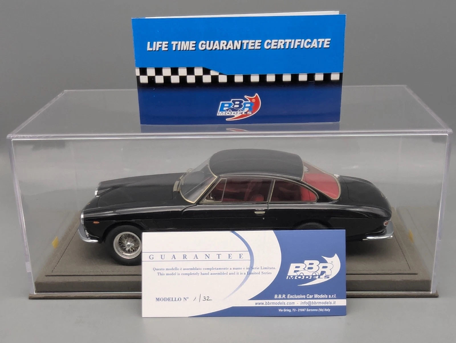 Modellautos 1:18 BBR Ferrari 330 GT 2+2 Limitiert 1/32 Lederplatte Vitrine OVP