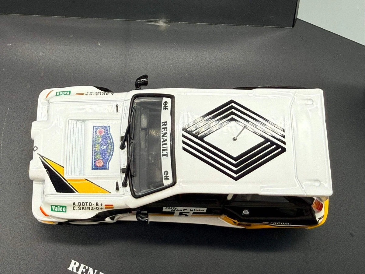 Modellautos 1:43 Universal Hobbies Renault 5 Maxi Turbo 1986 #5 Sainz Boto OVP