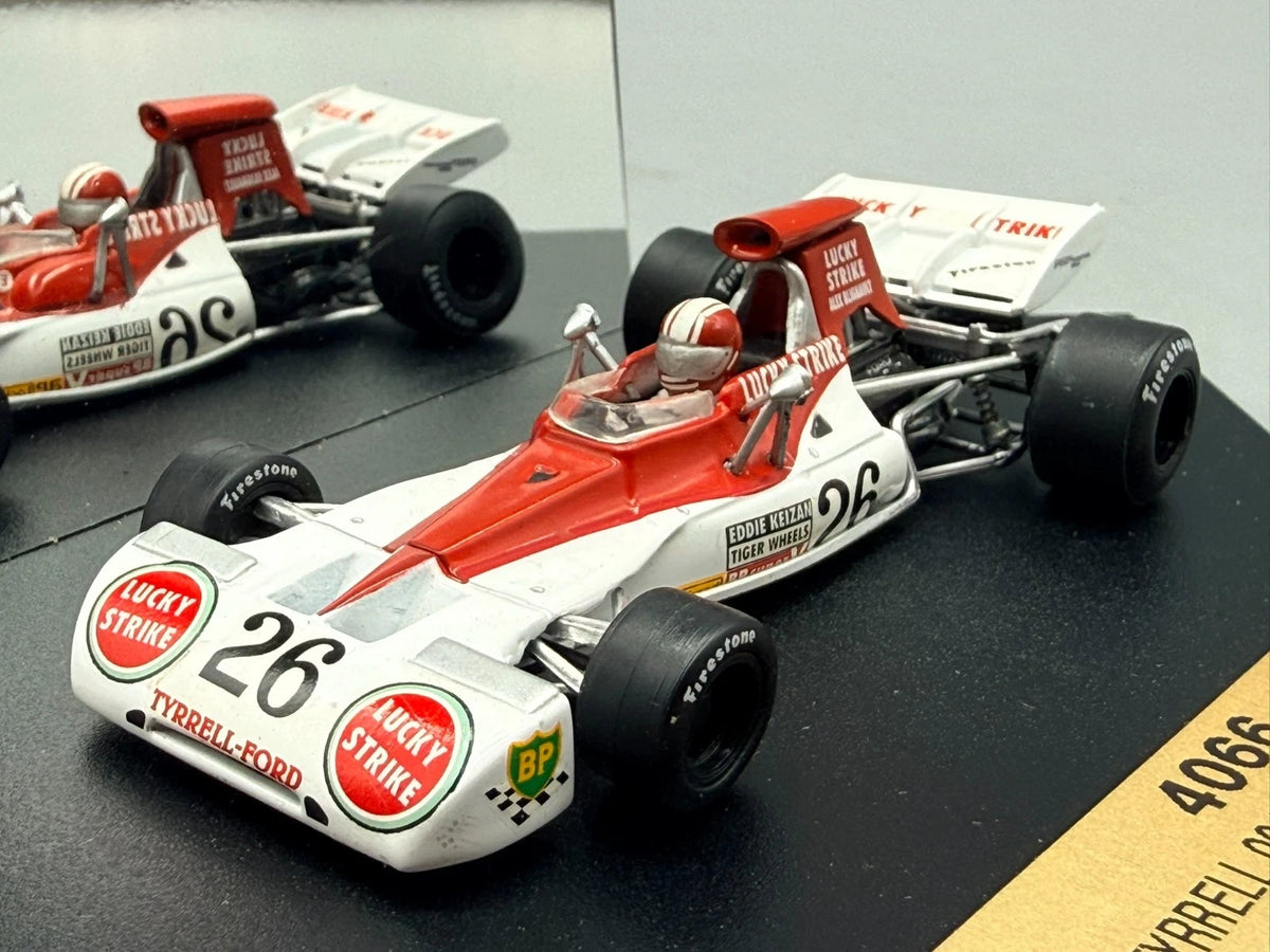 Modellautos 1:43 Quartzo Tyrrell 004 Eddie Keizan GP 1973 #26 + Vitrine