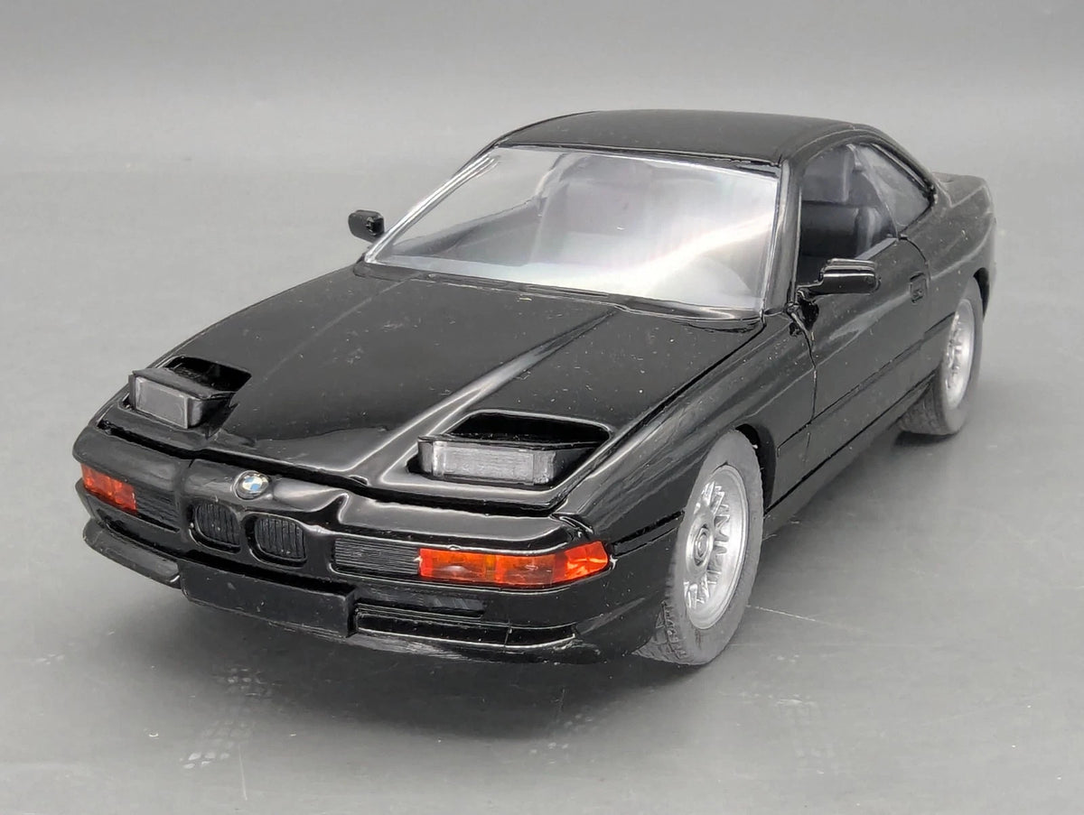 Modellautos 1:24 Schabak BMW 850i Schwarz mit OVP