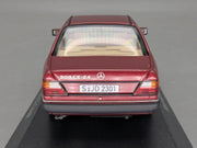 Modellautos 1:43 Minichamps Mercedes Benz 300 CE Coupe Almandin-Rot Dealer OVP