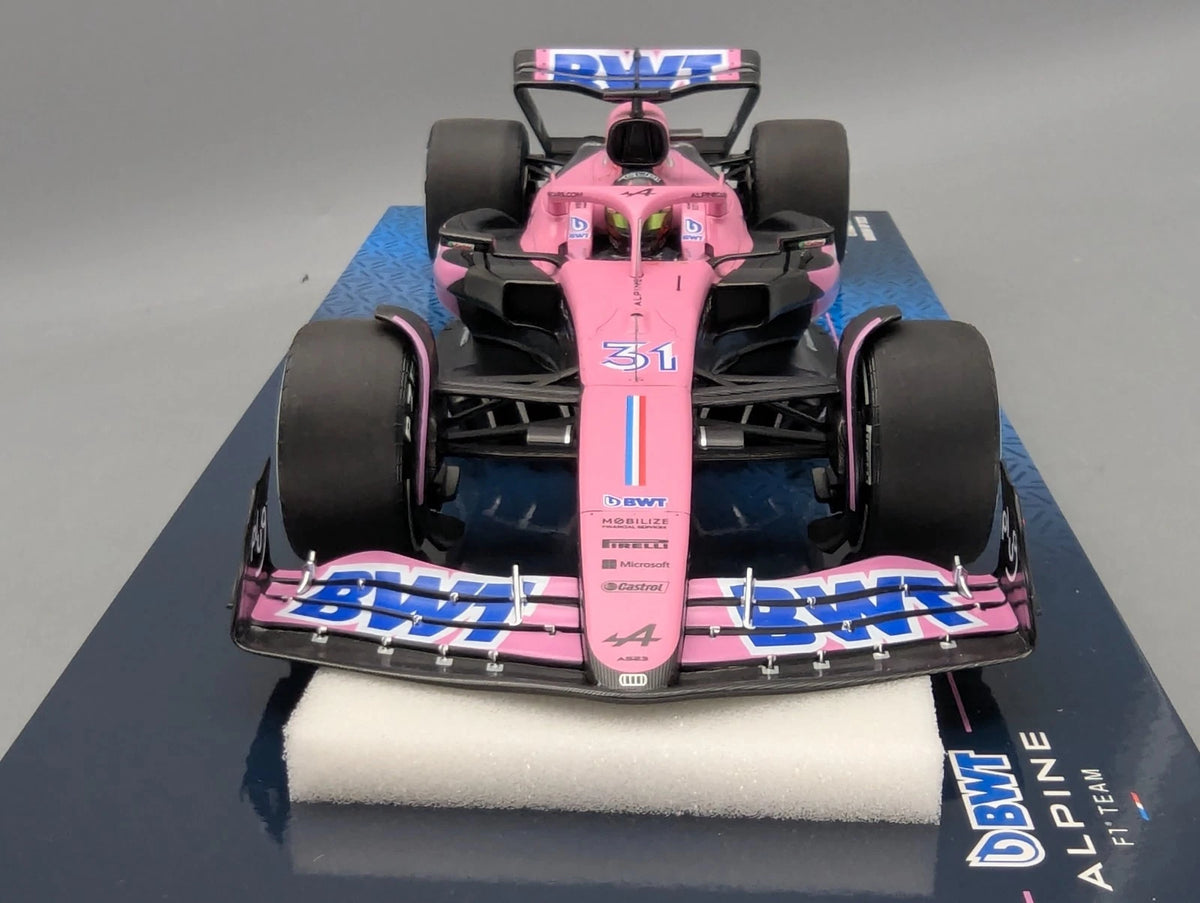 Modellautos 1:18 Minichamps BWT Alpine F1 Bahrain 2023 #31 Esteban Ocon mit OVP