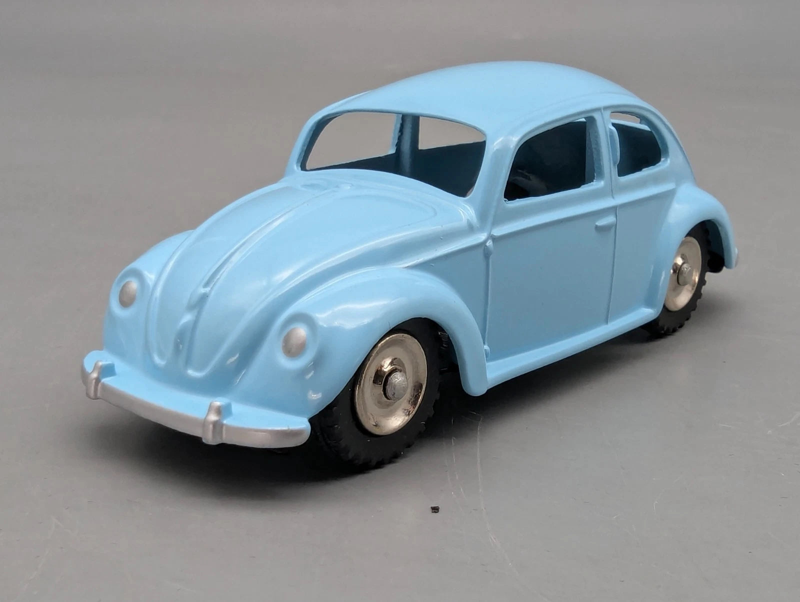 Modellauto 1:43 Dinky Toys 181 heute Mattel Volkswagen VW Käfer mit OVP