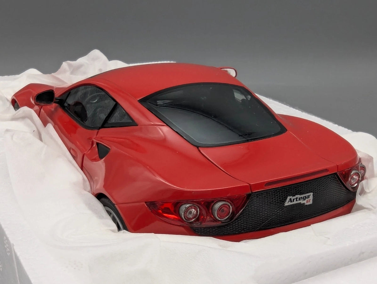 Modellautos 1:18 Revell Artega GT Feuerrot mit OVP