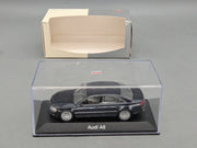 Modellautos 1:43 Minichamps Audi A8 Nachtblau mit Dealer OVP