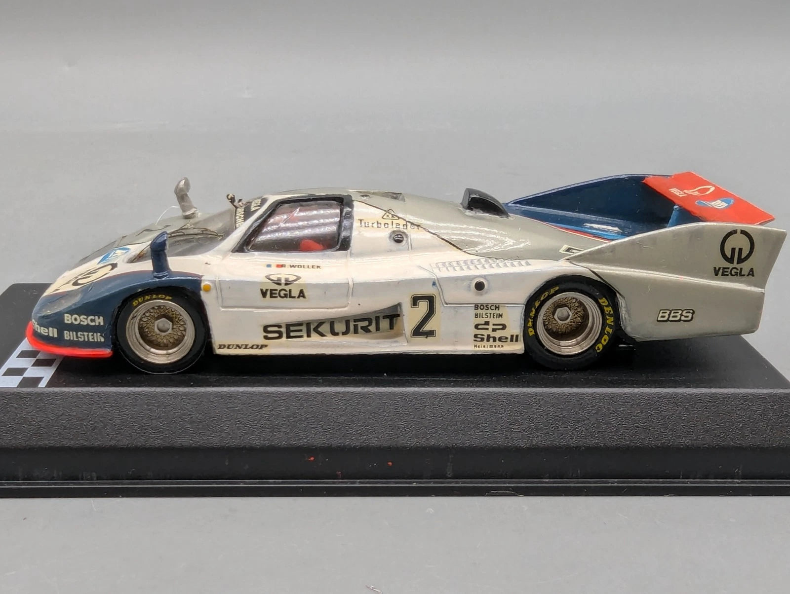 Modellautos 1:43 Mini Racing Porsche 936 C Team Joest WINNER DRM 1982 #2 Vitrine