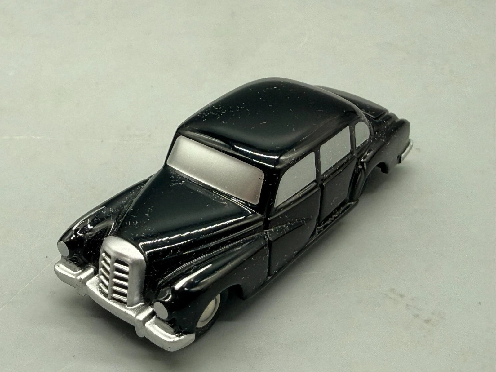 Modellautos 1:90 Schuco Piccolo-2er Set Mercedes-Benz 300D mit Figur in OVP
