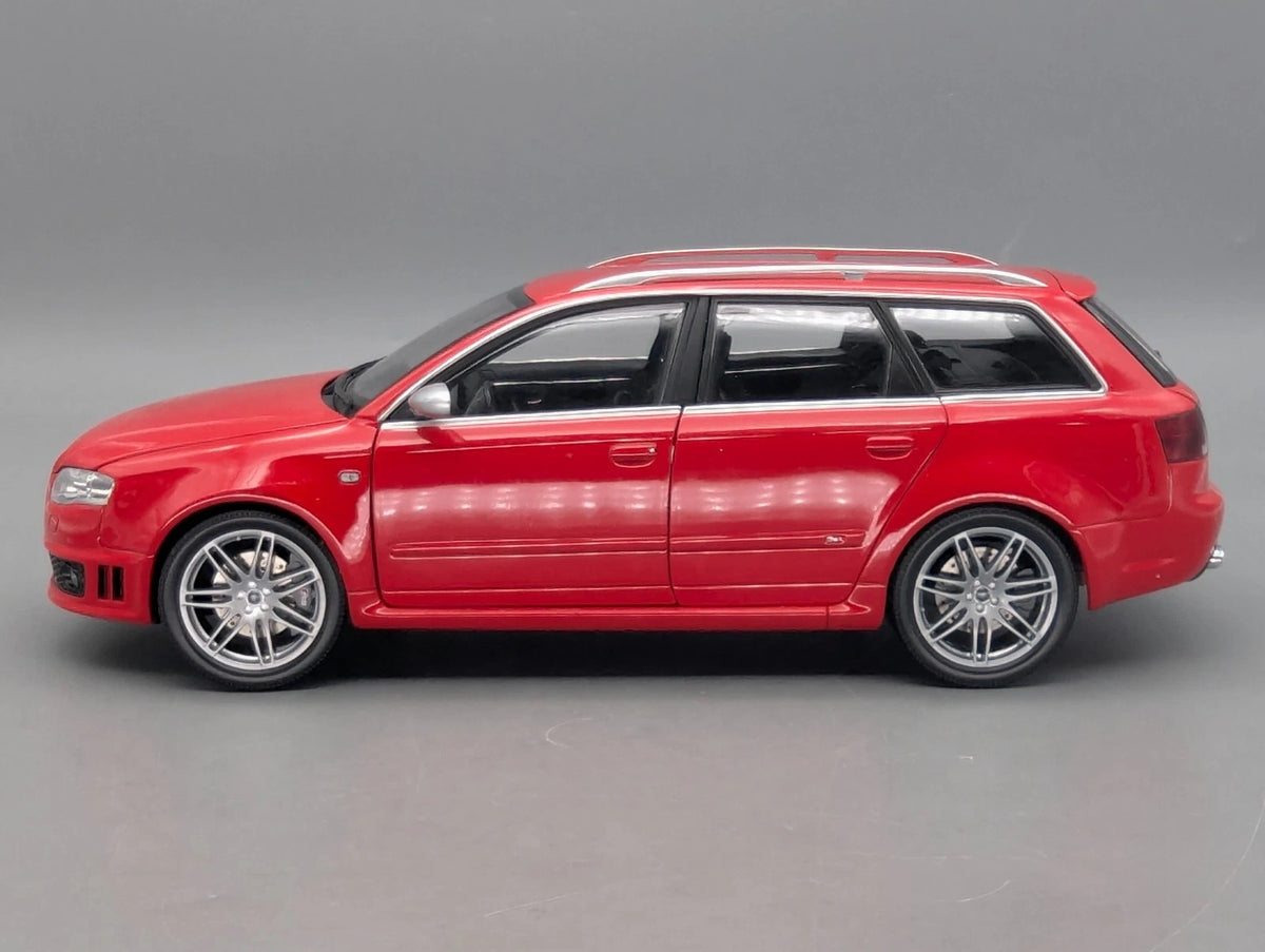 Modellautos 1:18 Minichamps Audi RS 4 Avant 2006 Rot mit OVP