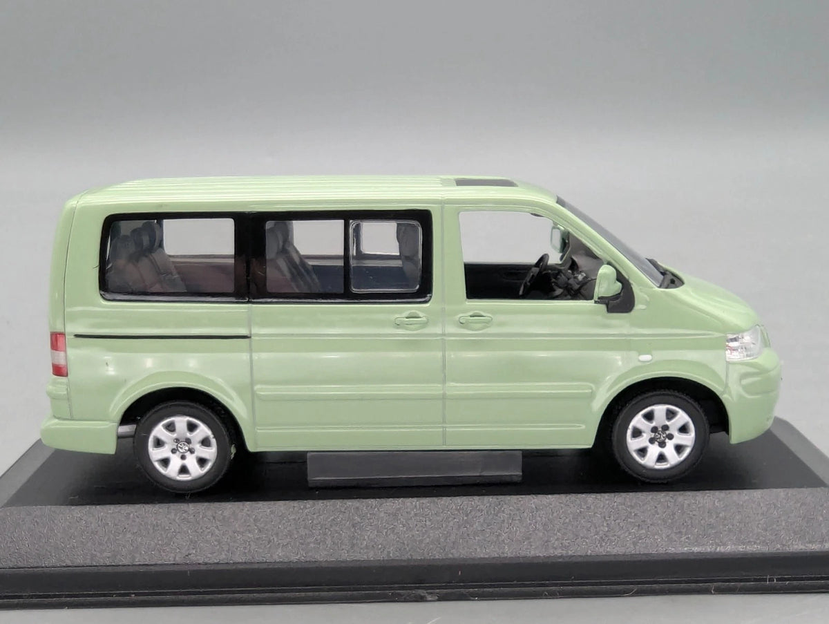 Modellautos 1:43 Minichamps Volkswagen VW T5 Multivan 2003 Lintgrün OVP