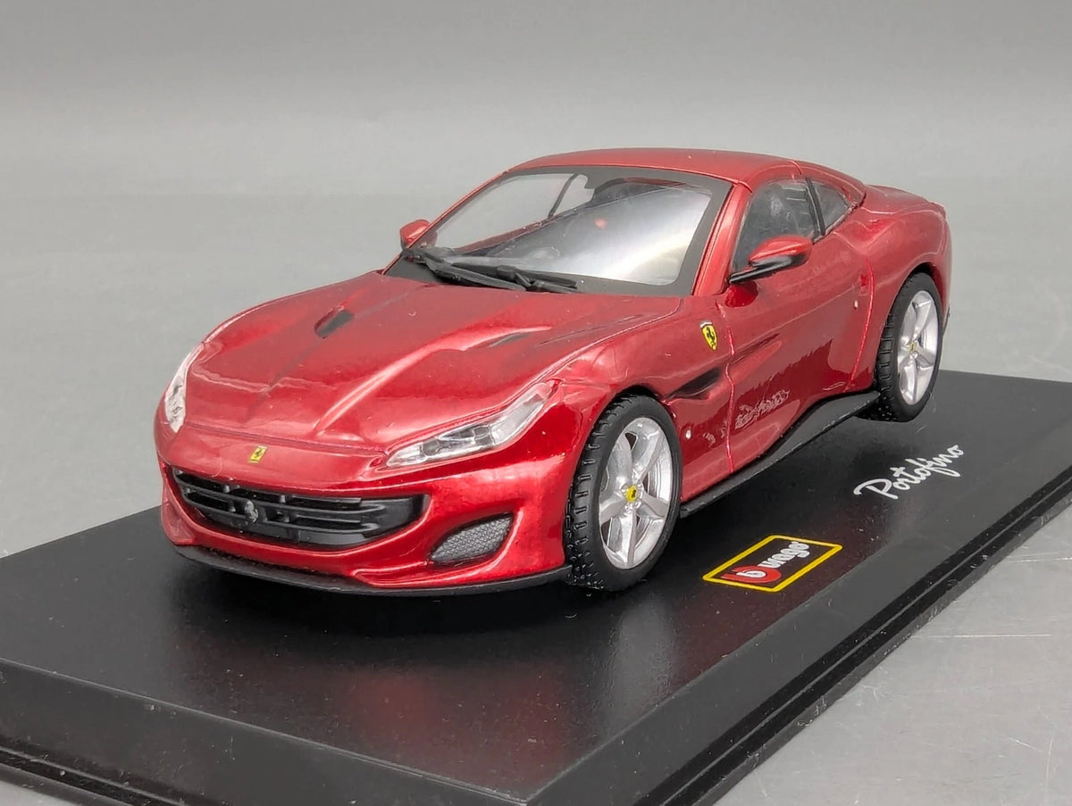 Modellautos 1:43 Bburago Ferrari Portofino Rot Metallic in Vitrine mit OVP