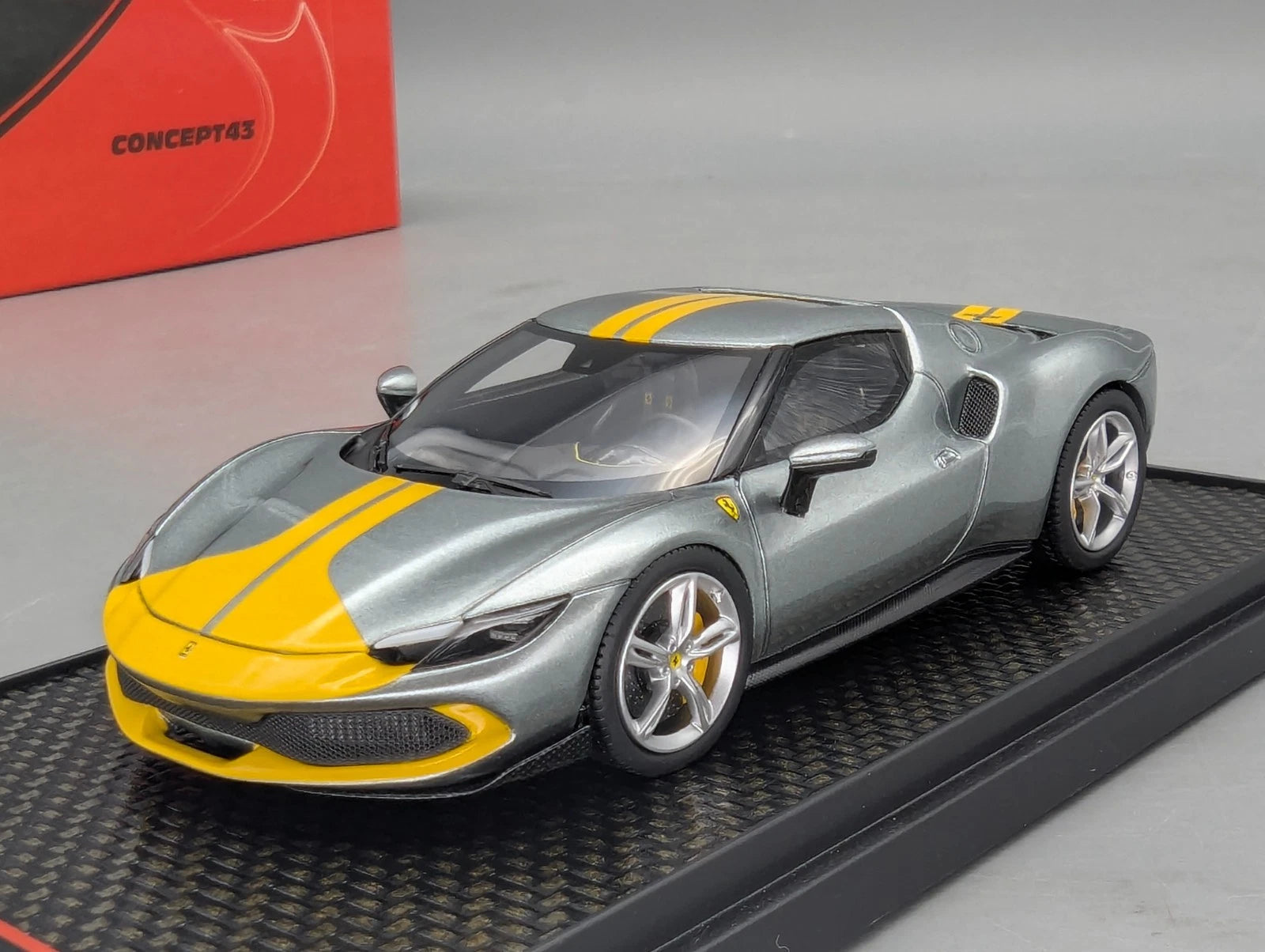 Modellautos 1:43 BBR Concept43 Ferrari 296 Assetto Fiorano Grigio Coburn mit OVP