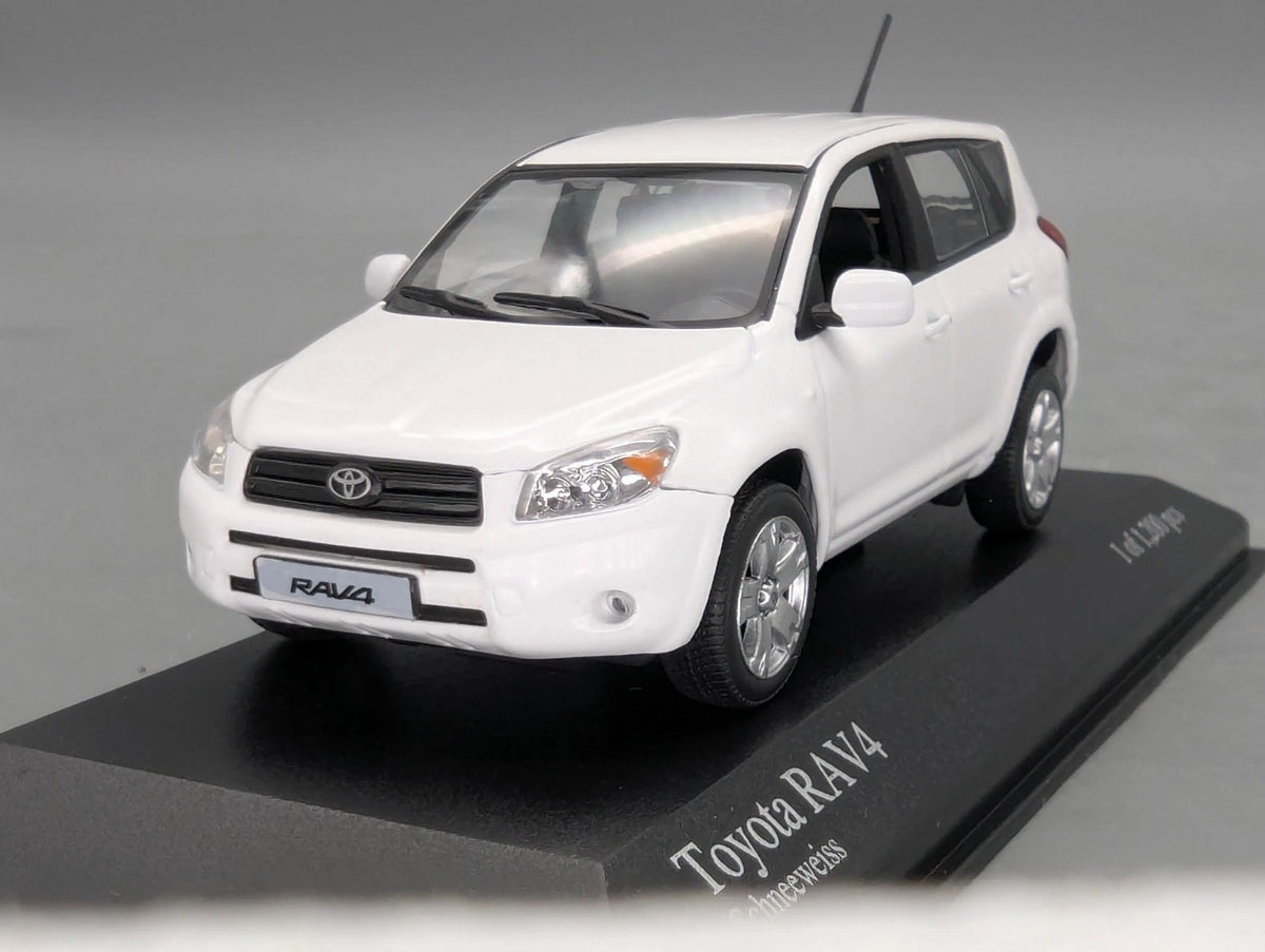 Modellautos 1:43 Minichamps Toyota RAV4 2006 White Schneeweiß mit OVP