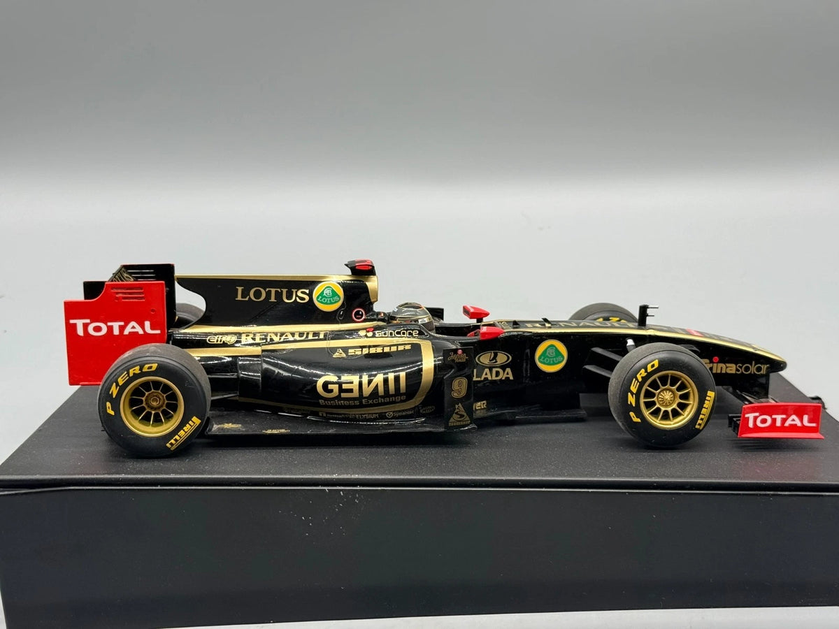 Modellautos 1:18 Minichamps Lotus Renault GP N.Heidfeld Showcar 2011 + OVP