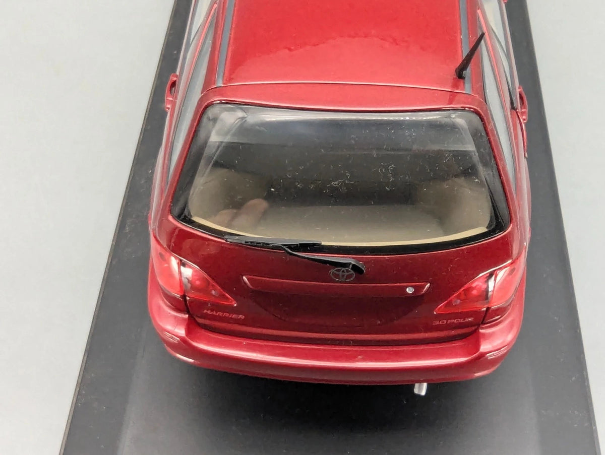 Modellautos 1:18 AUTOart  Toyota Harrier Rot Metallic mit OVP