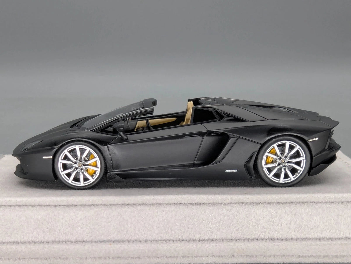 Modellautos 1:43 Looksmart Lamborghini Aventador Roadster LP 700-4  Black OVP