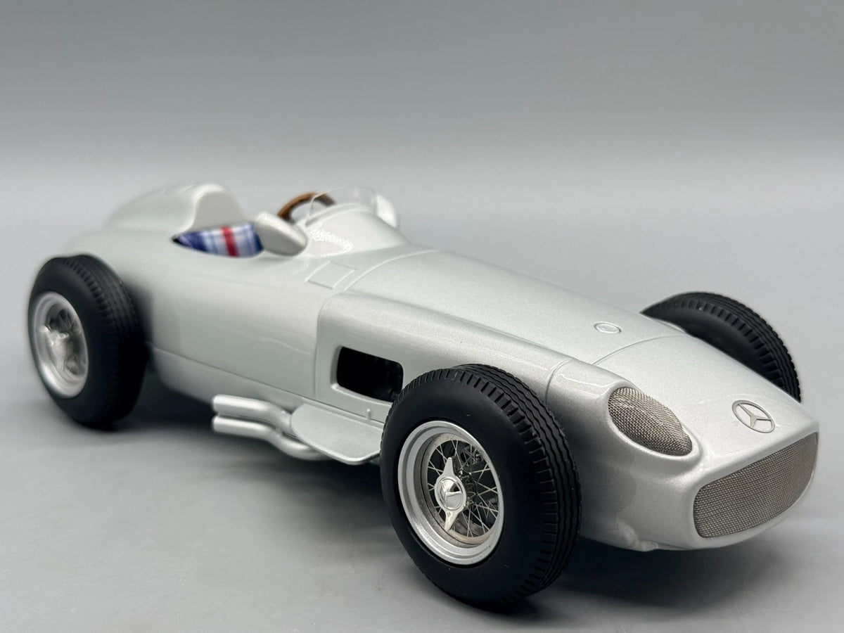 Modellautos 1:18 Werk83 Mercedes-Benz W196 Formula 1 1955 Silber mit OVP