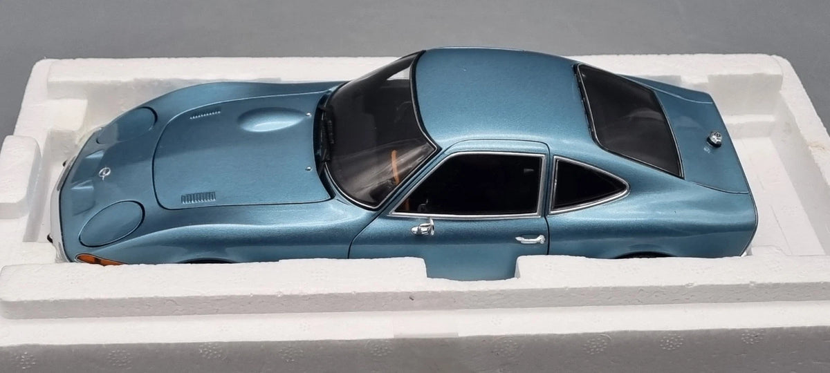 Modellautos 1:18 Minichamps 180 049030 Opel GT blau metallic 1972 Ltd 1/702 OVP