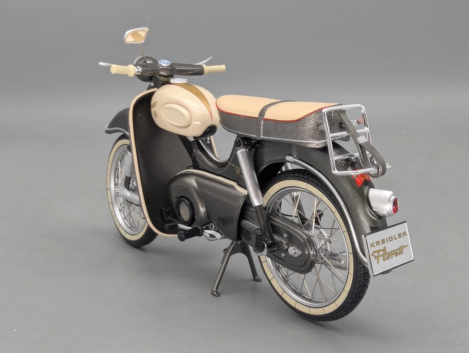 Motorrad Modell 1:10 Schuco Kreidler Florett Super mit Beinschild Grau mit OVP