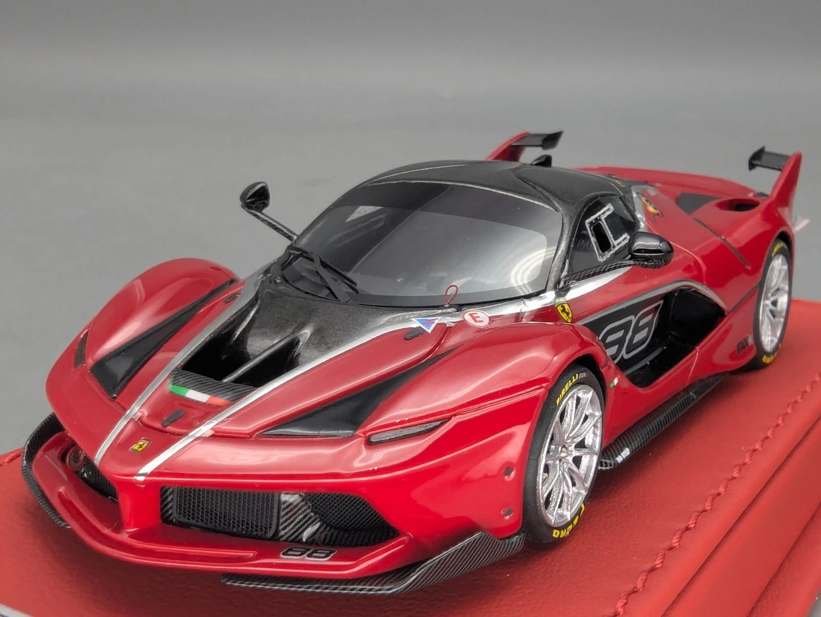 Modellautos 1:43 BBR Deluxe Ferrari FXX-K TRS Silver Stripe Ltd 03/10 OVP
