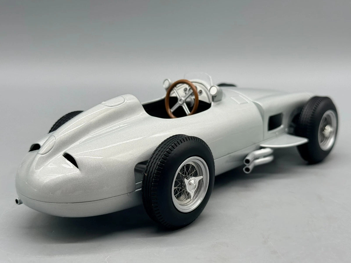 Modellautos 1:18 Werk83 Mercedes-Benz W196 Formula 1 1955 Silber mit OVP