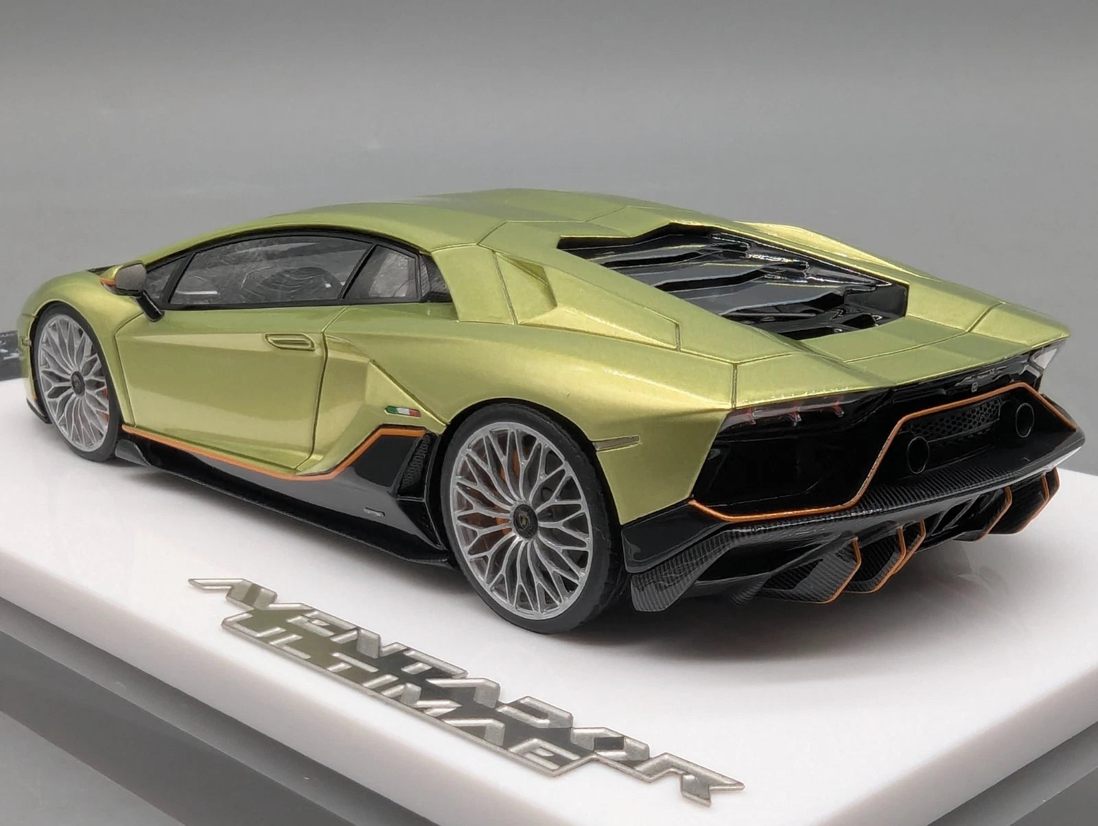 Eidolon Make Up 1:43 Lamborghini Aventador LP780-4 Ultimae 2021 Grün 03/60 OVP