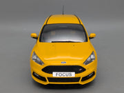 Modellautos 1:18 MCG Modelcar Group 18464 Ford Focus ST Estate Gelb mit Vitrine