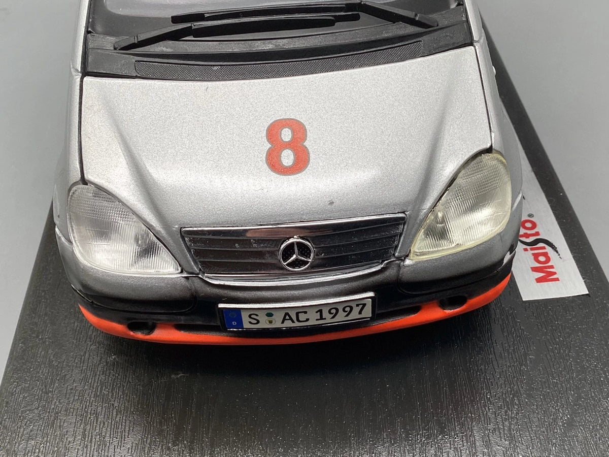 Modellautos 1:18 Maisto Mercedes Benz A-Class F1 Design Hakkinen mit OVP