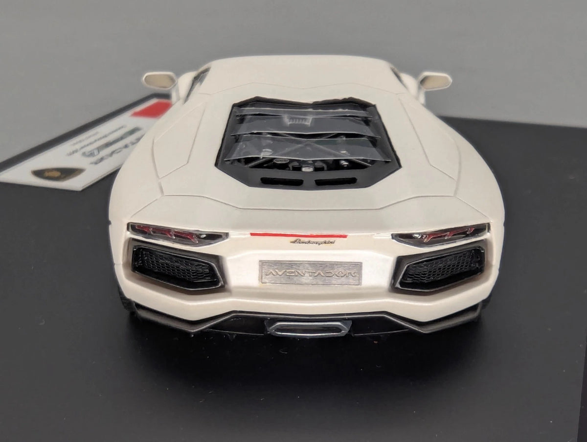 Eidolon Make Up 1:43 Lamborghini Aventador LP700-4 2011 Engine Set Matt Weiß OVP