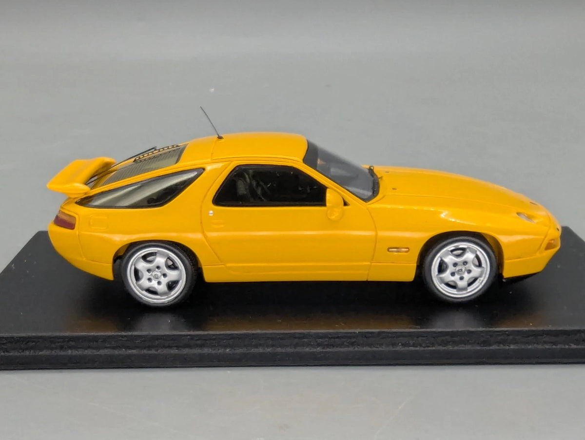 Modellautos 1:43 Spark PD04311015 Porsche 928 GTS Gelb mit OVP