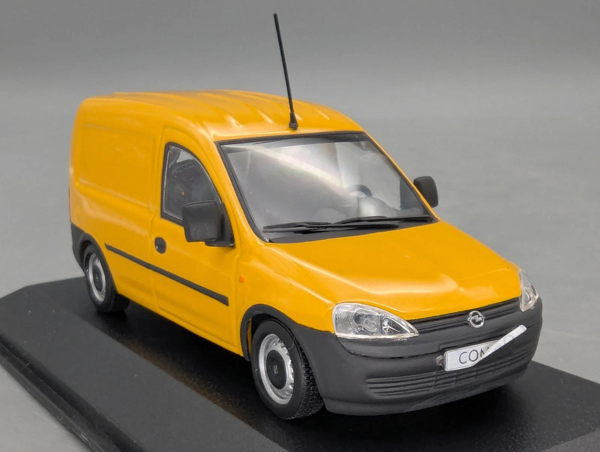 Modellautos 1:43 Minichamps Opel Combo gelb mit Dealer OVP