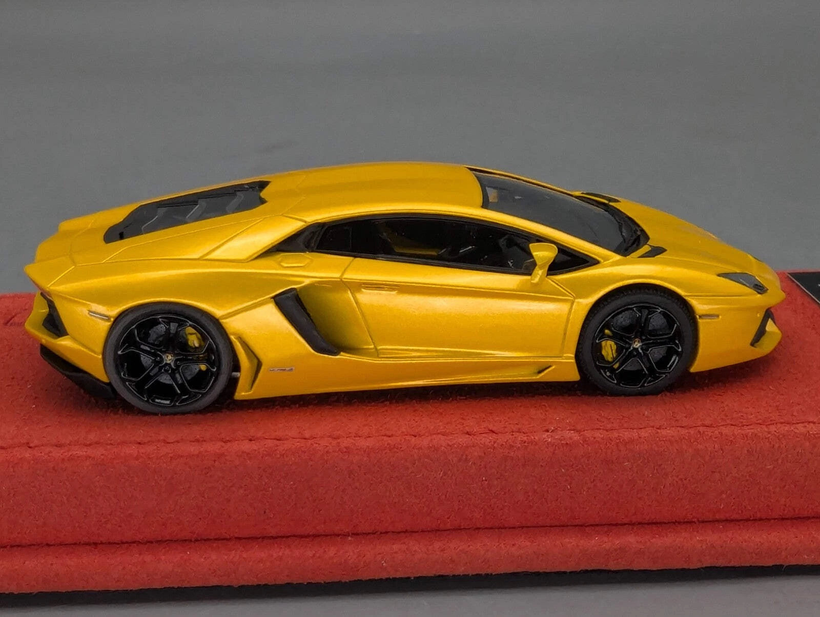 Looksmart CALSITO 1:43 Lamborghini Aventador LP 700-4 Ltd 20/20 Stck mit OVP