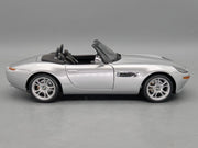 Modellautos 1:18 Kyosho BMW Z8 James Bond 007 Edition 1999 Silber mit OVP