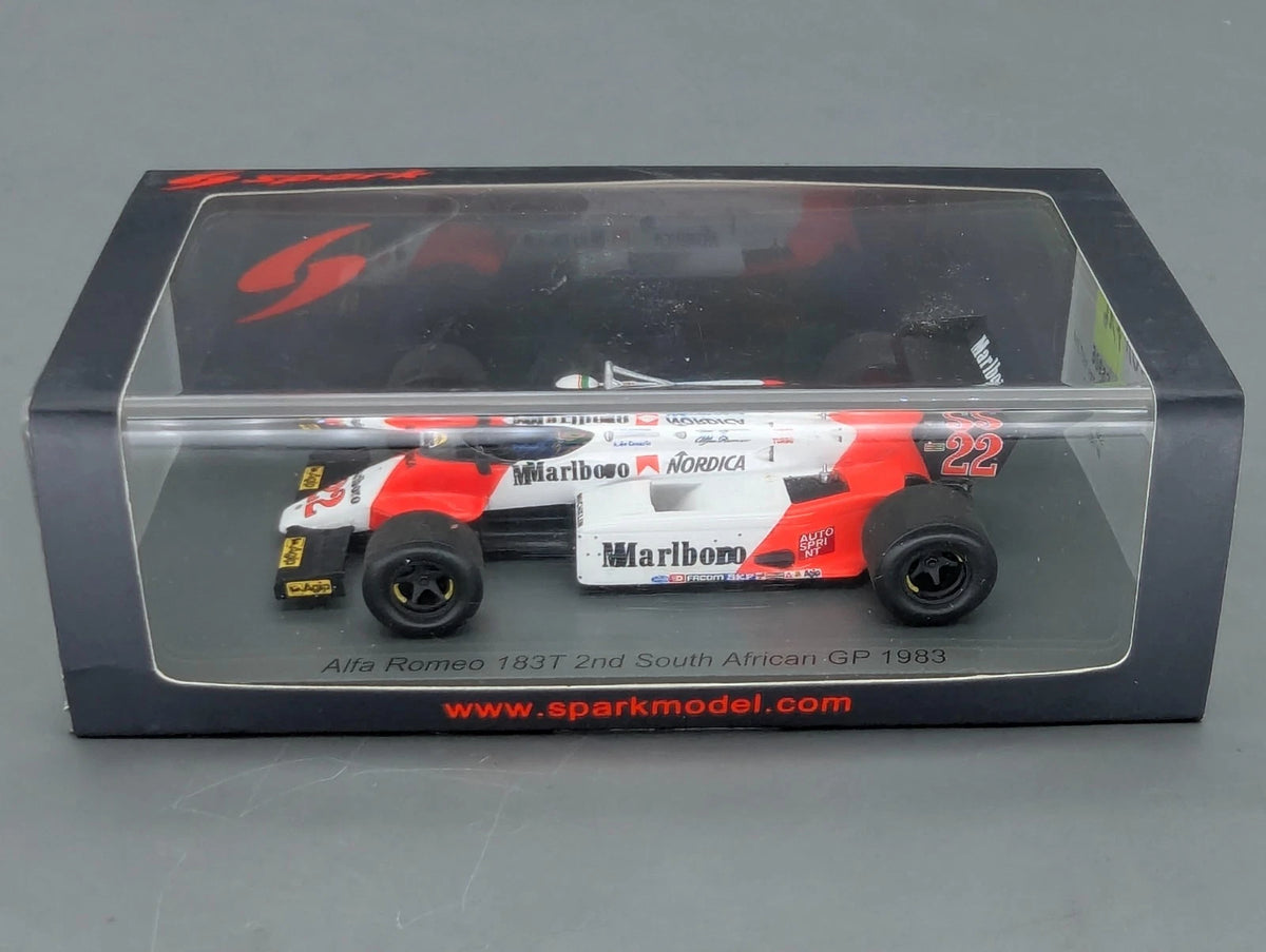 Modellautos 1:43 Spark S8806 Alfa Romeo 183T 2nd SA GP 1983 #22 de Cesaris OVP